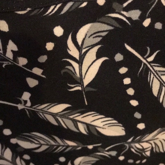 LuLaroe feather Julia XL NWT - Picture 4 of 4